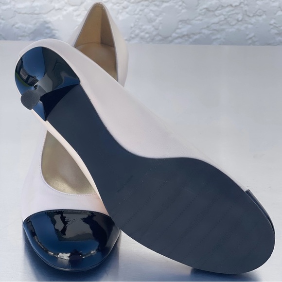 NEW ⭐️ Stuart Weitzman Black Patent and Cream Leather Kitten Heels Size 8.5 - Picture 2 of 9